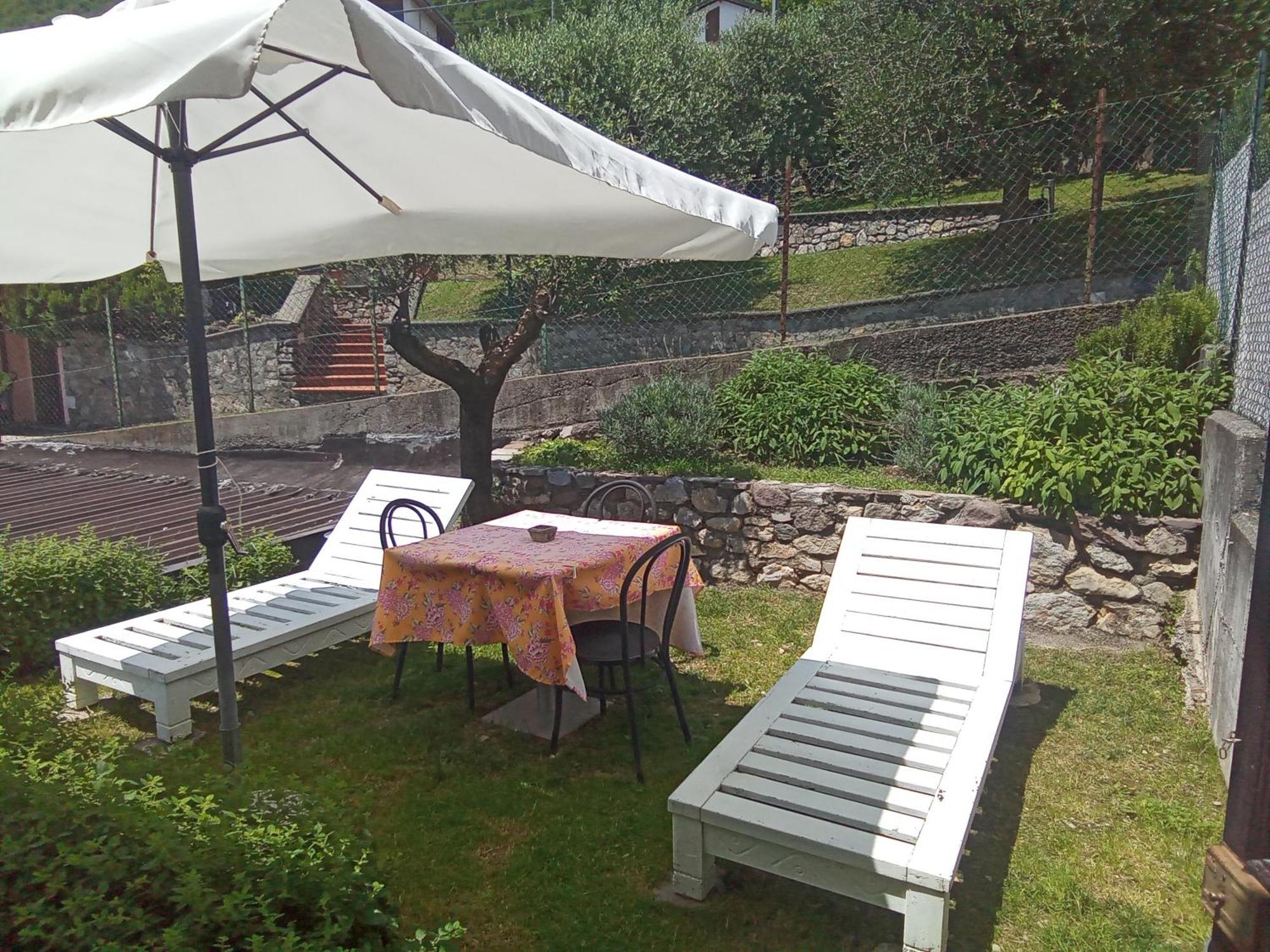IseoLakeRental - Cà Negra Costa Volpino Bagian luar foto