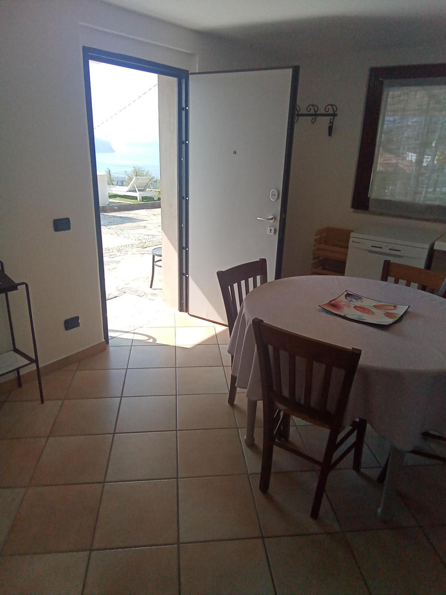 IseoLakeRental - Cà Negra Costa Volpino Bagian luar foto